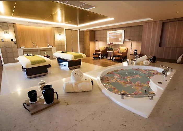Panoramic Seaview 2br Near Okada, Moa & Airport